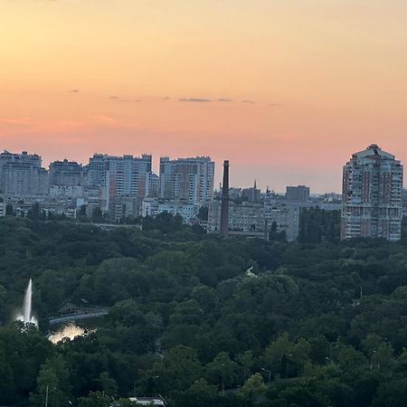 Apartments On Marshala Govorova Odessa Zewnętrze zdjęcie