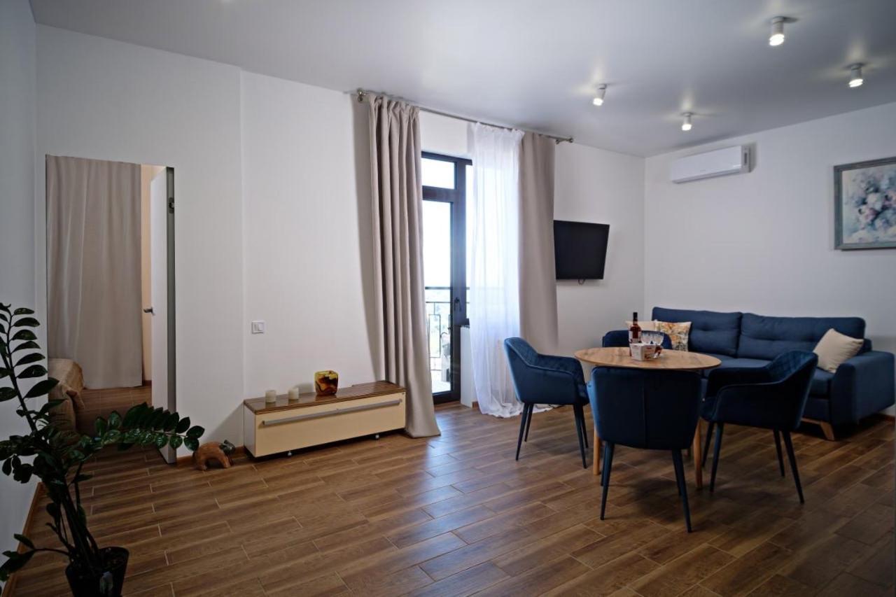 Apartments On Marshala Govorova Odessa Zewnętrze zdjęcie