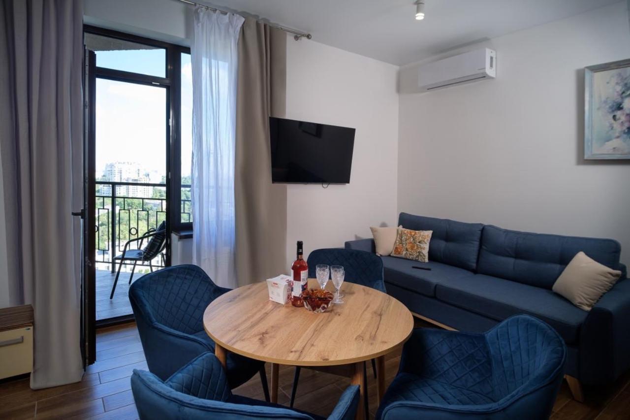 Apartments On Marshala Govorova Odessa Zewnętrze zdjęcie
